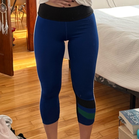 Reebok Women Royal Blue White and Black 3/4 Leggings for Training Gym Stretchy - Picture 4 of 10